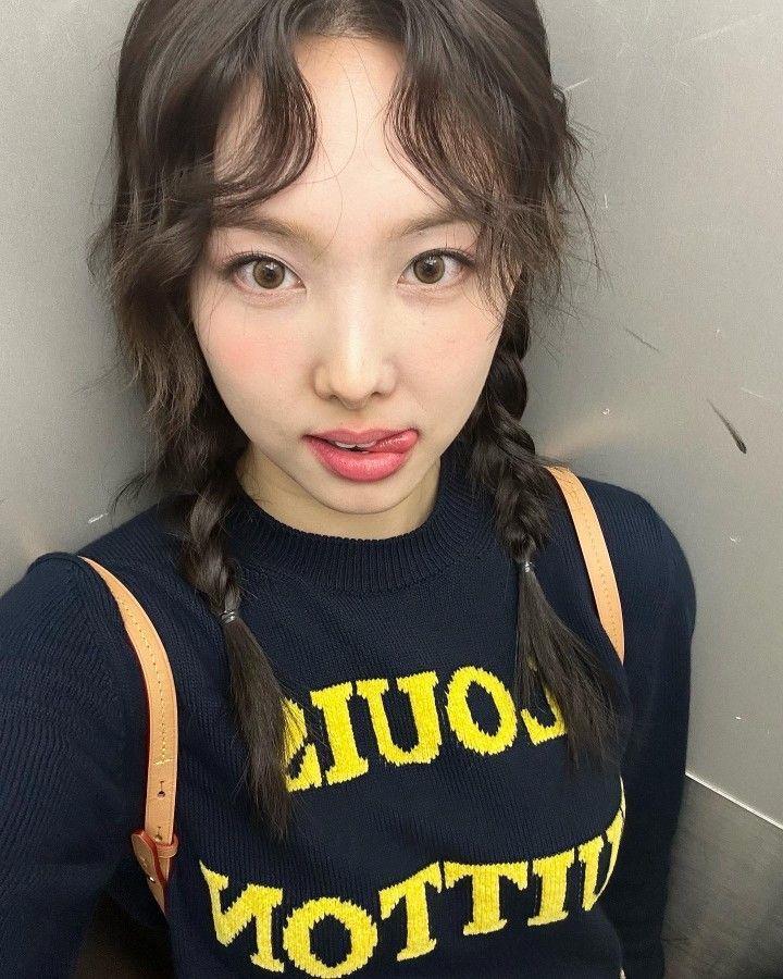 TWICE Nayeon0
