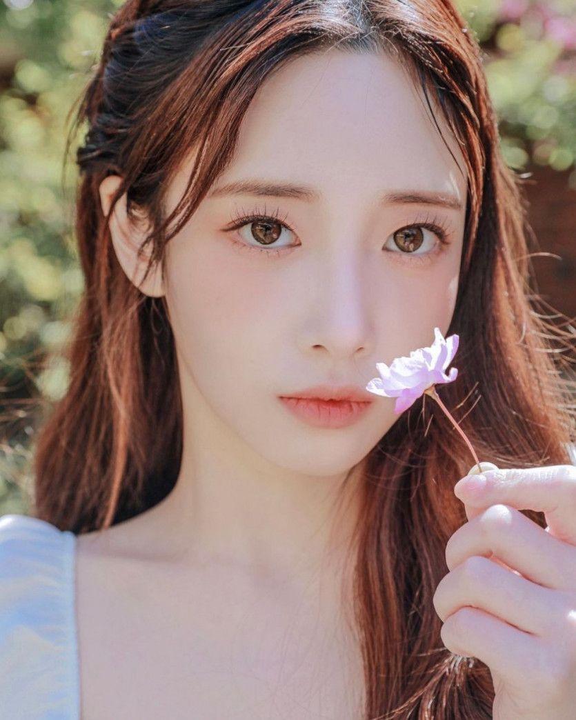 유지애 인스타_꽃 같은 20대0