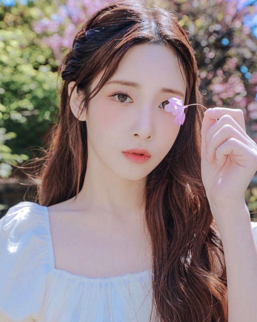 유지애 인스타_꽃 같은 20대2