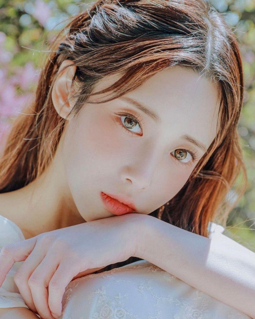 유지애 인스타_꽃 같은 20대4