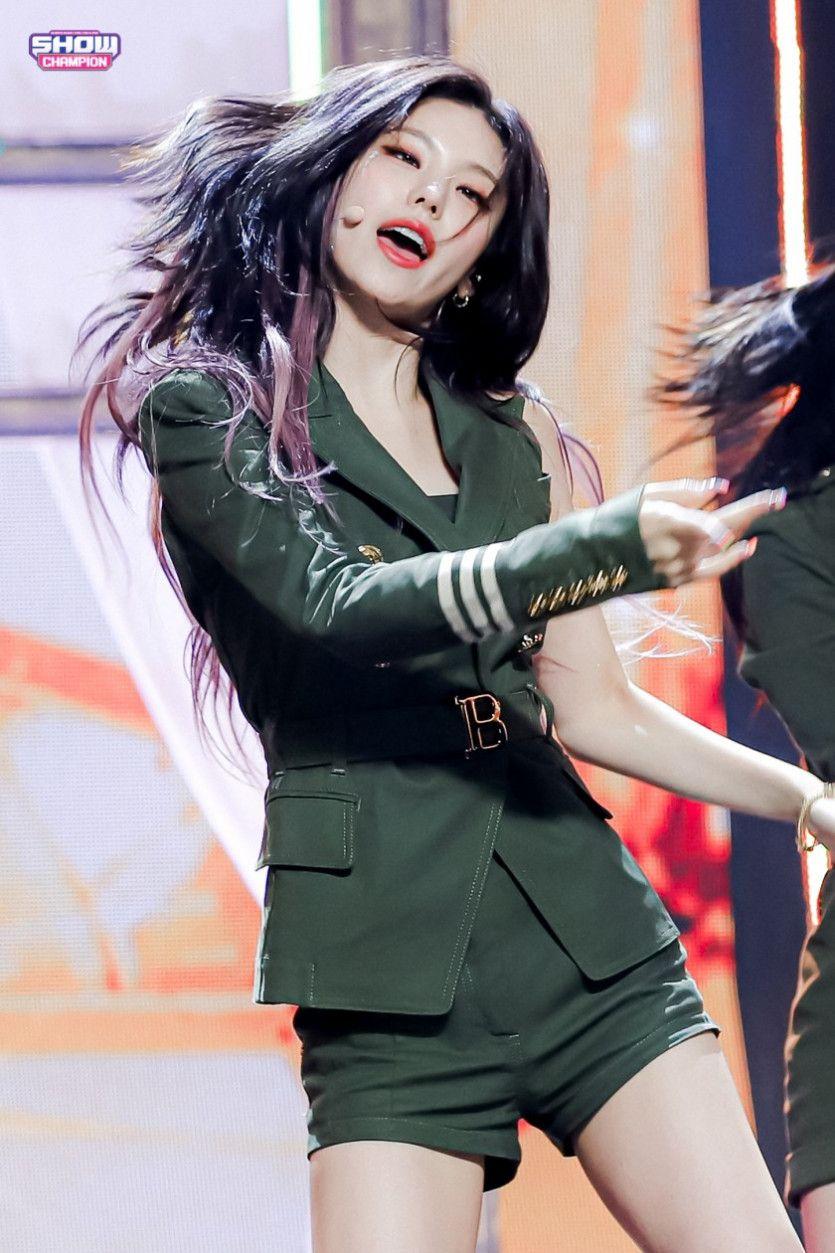 제복 있지 쇼챔 직찍1