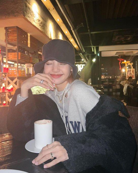 BLACKPINK LISA0