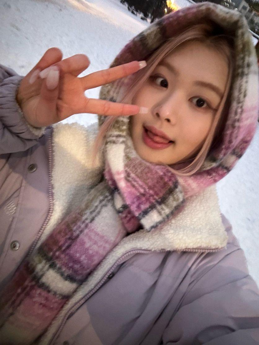 PURPLE KISS PARK SU JIN  swan2