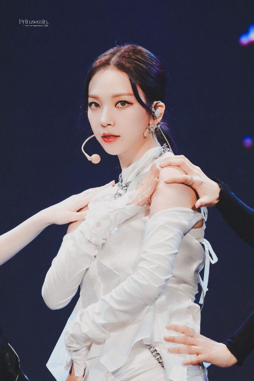 Aespa karina3