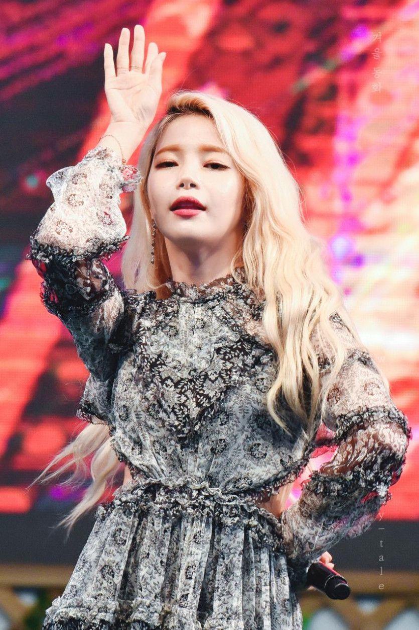 180522 마마무 솔라 KOAFEC by 겨울동화.jpg3