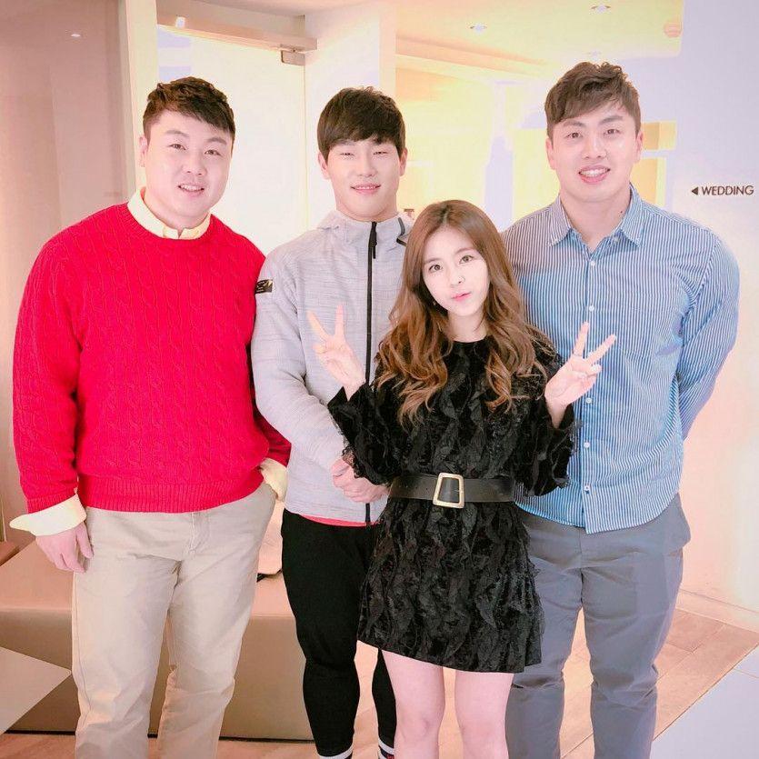 쪼꼬미 도희 (8pic) (with.원윤종 윤성빈 서영우 선수)0