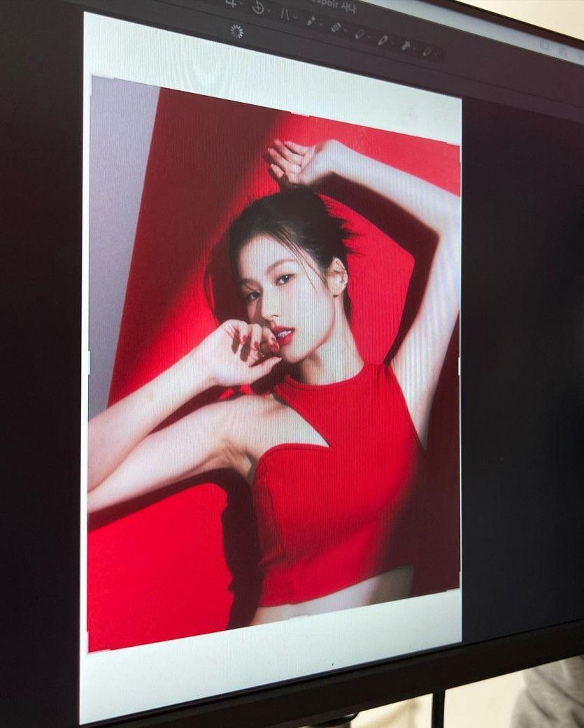 TWICE Sana1