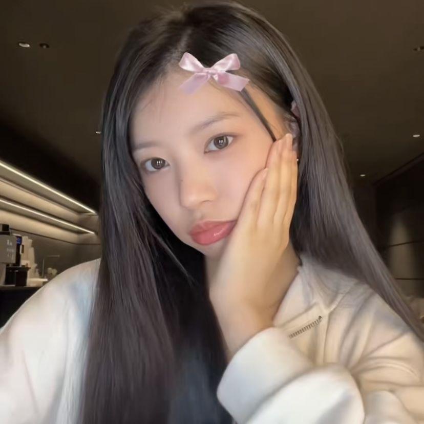 ILLIT 모카1