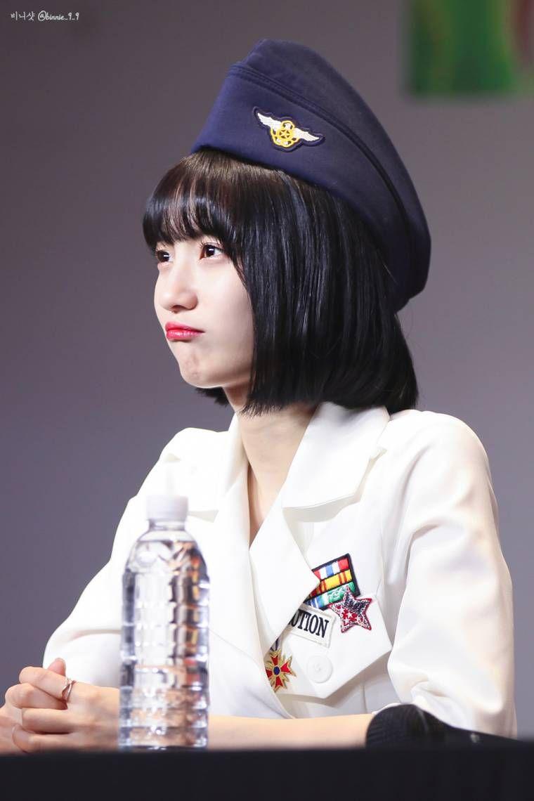 거수경례 때려박는 비니2