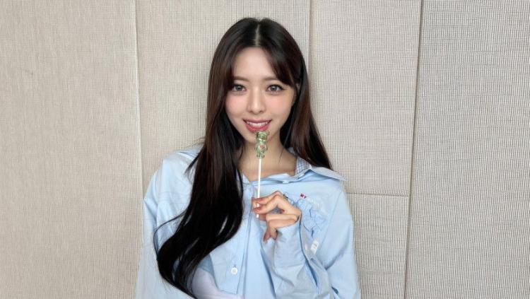 ITZY YUNA0
