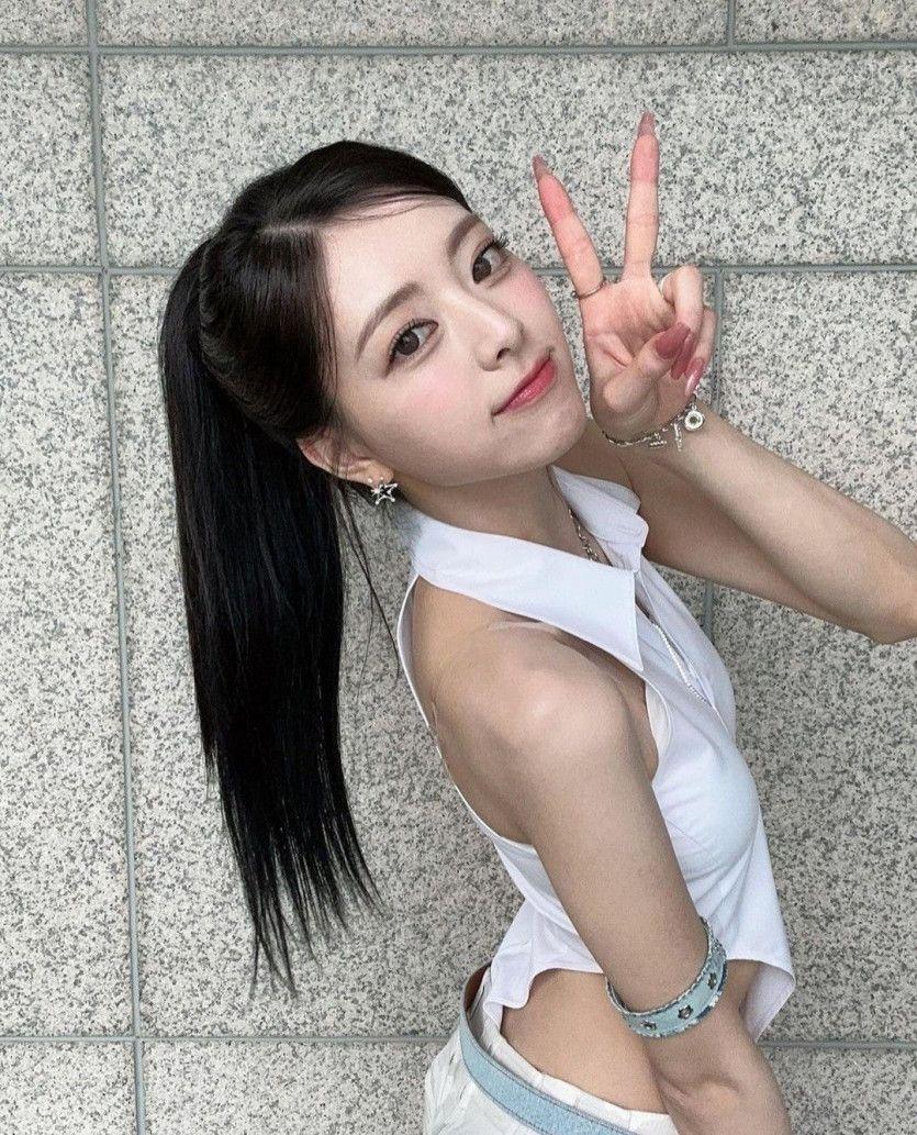 ITZY YUNA0