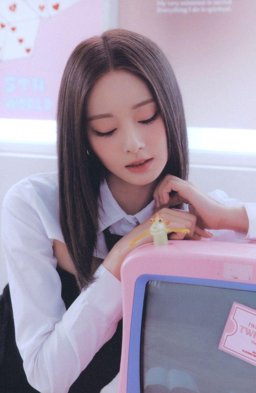 TWICE Tzuyu1