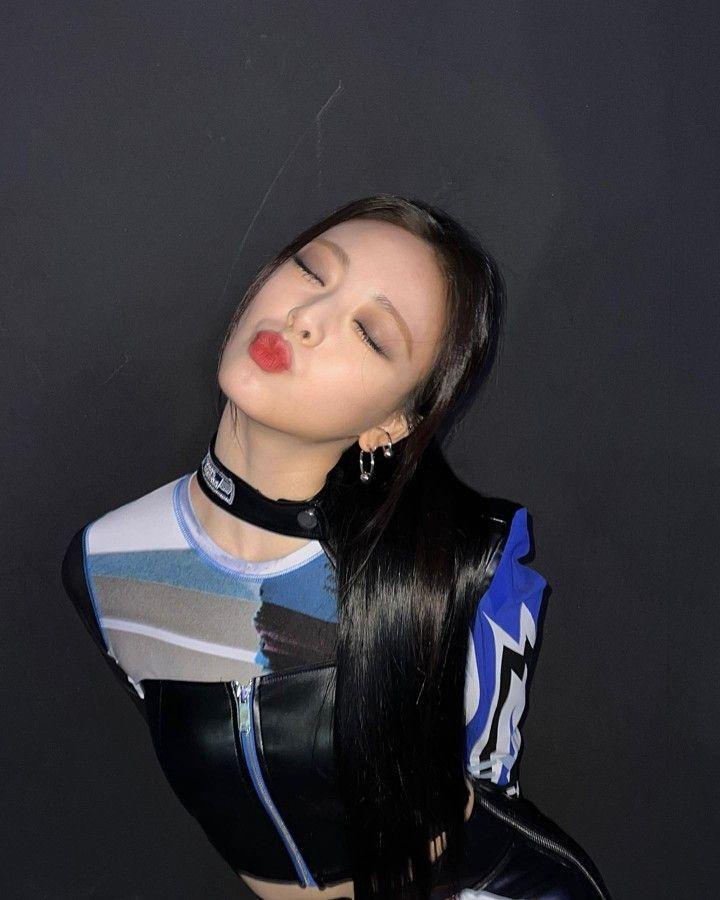 ITZY Yuna1