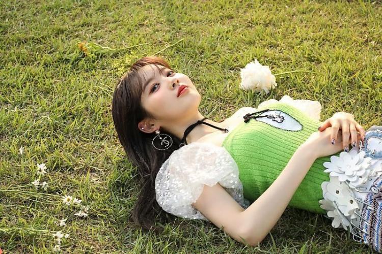 STAYC SIEUN1