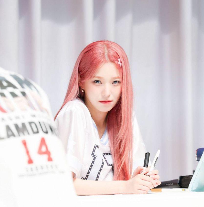 프로미스나인 백지헌1