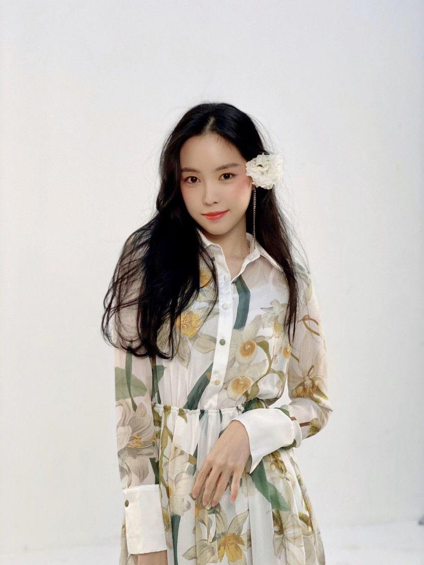 손나은0