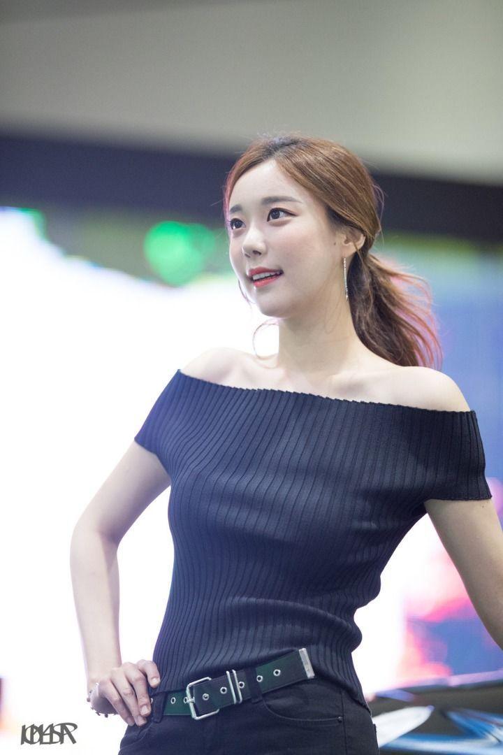 승무원 출신 레이싱모델2