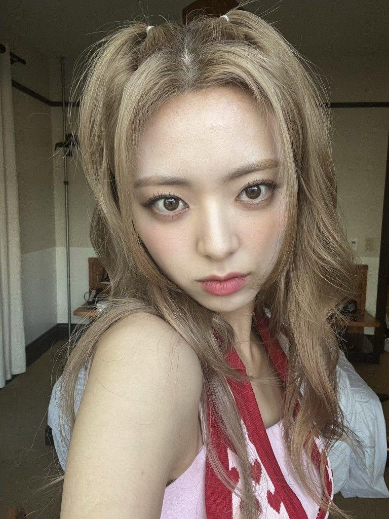 ITZY YUNA1