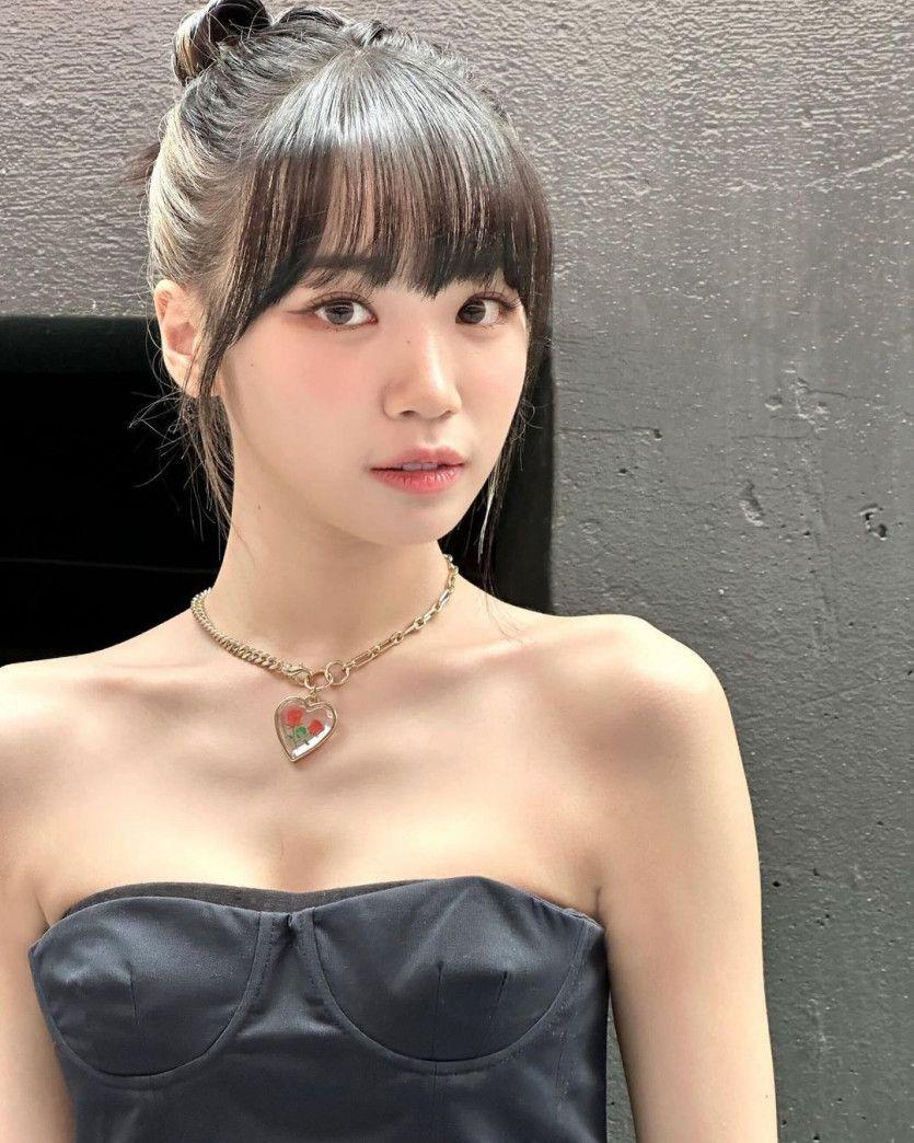 LE SSERAFIM 채원1
