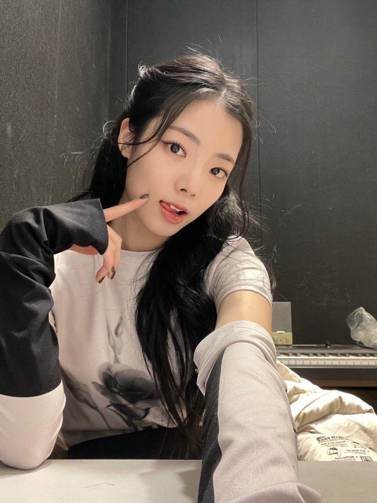 PURPLE KISS  NA GO EUN1
