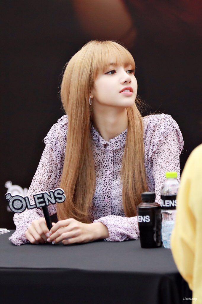 블랙핑크 리사4