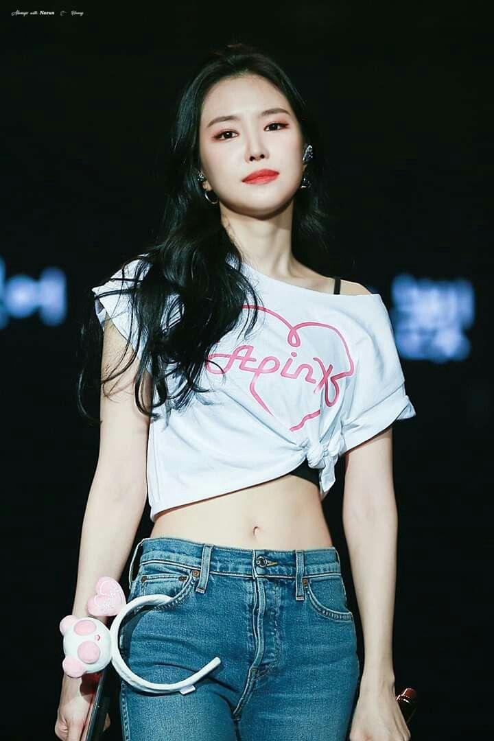 손나은2