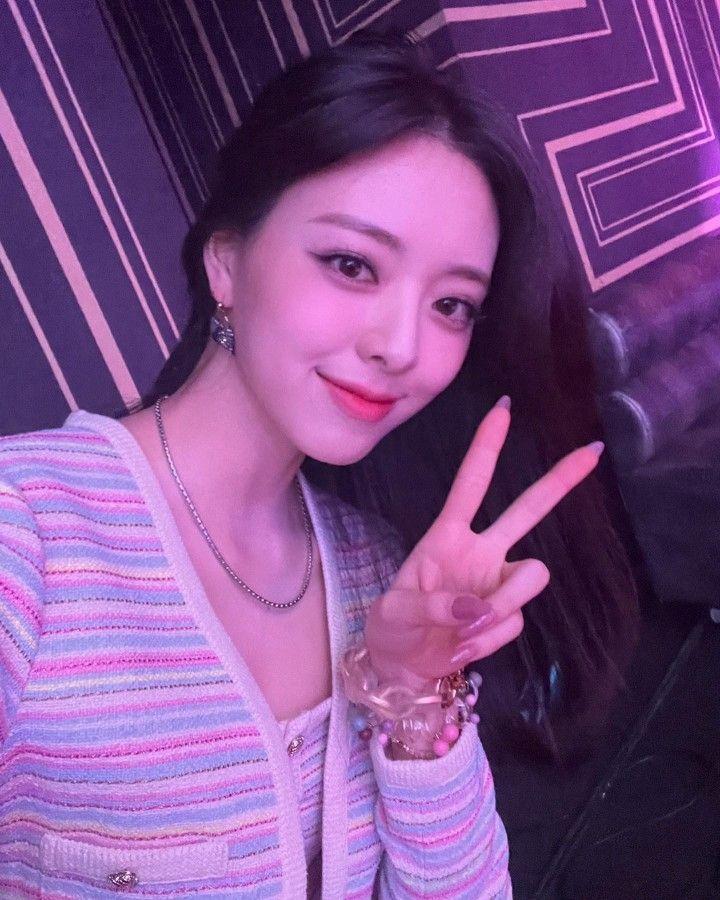 ITZY Yuna3