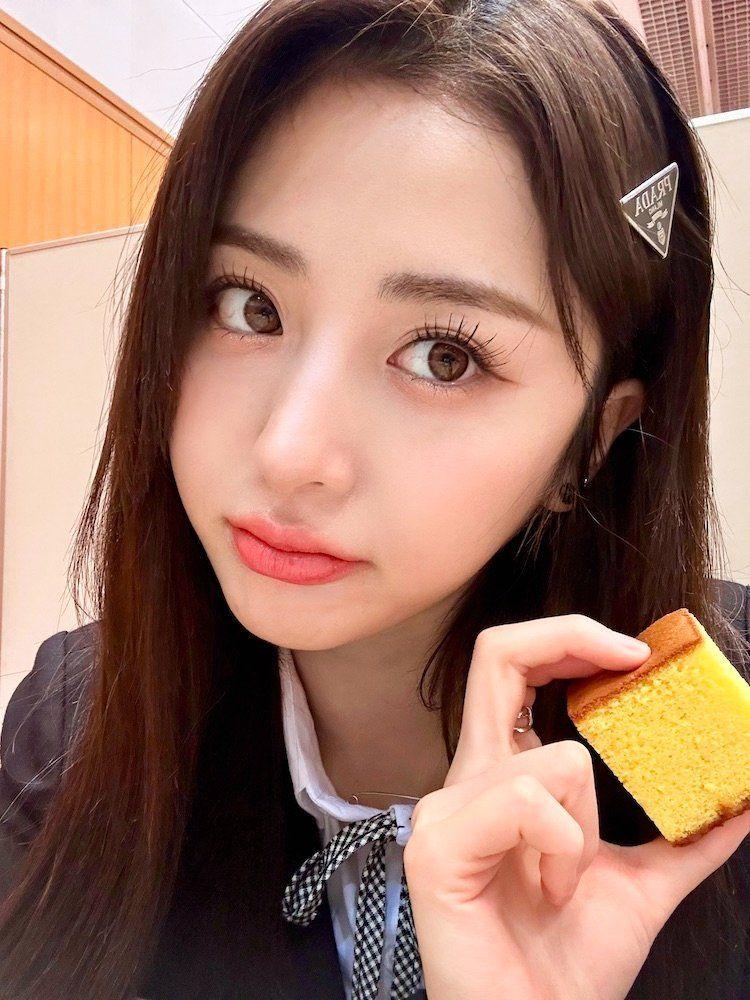 LE SSERAFIM YUNJIN0