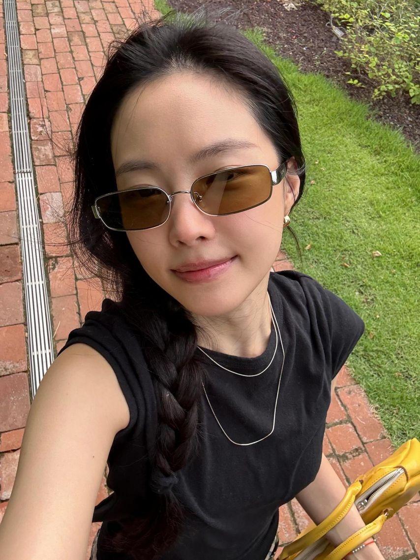 손나은10