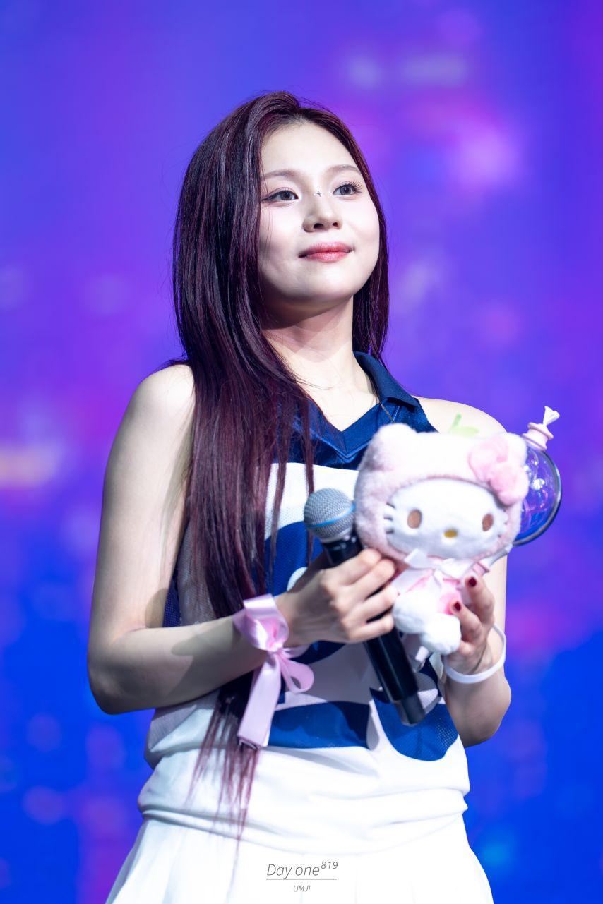 예린 여자친구 960819/ 엄지 VIVIZ 980819 생일9
