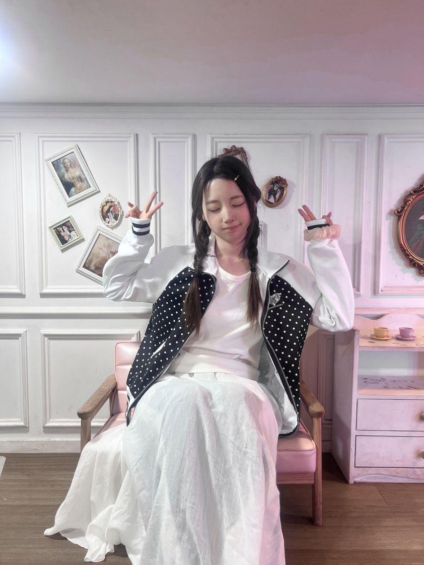연희/ 다현 로켓펀치 인별14