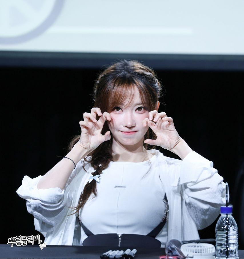 [QWER] 마젠타0