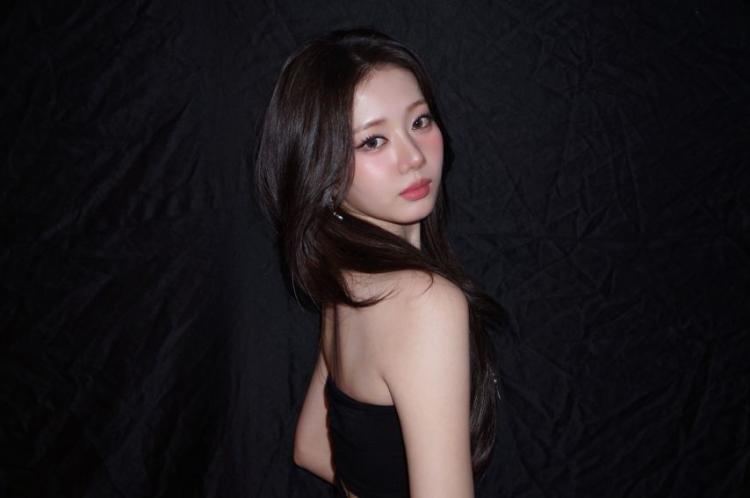 베이비몬스터 로라1