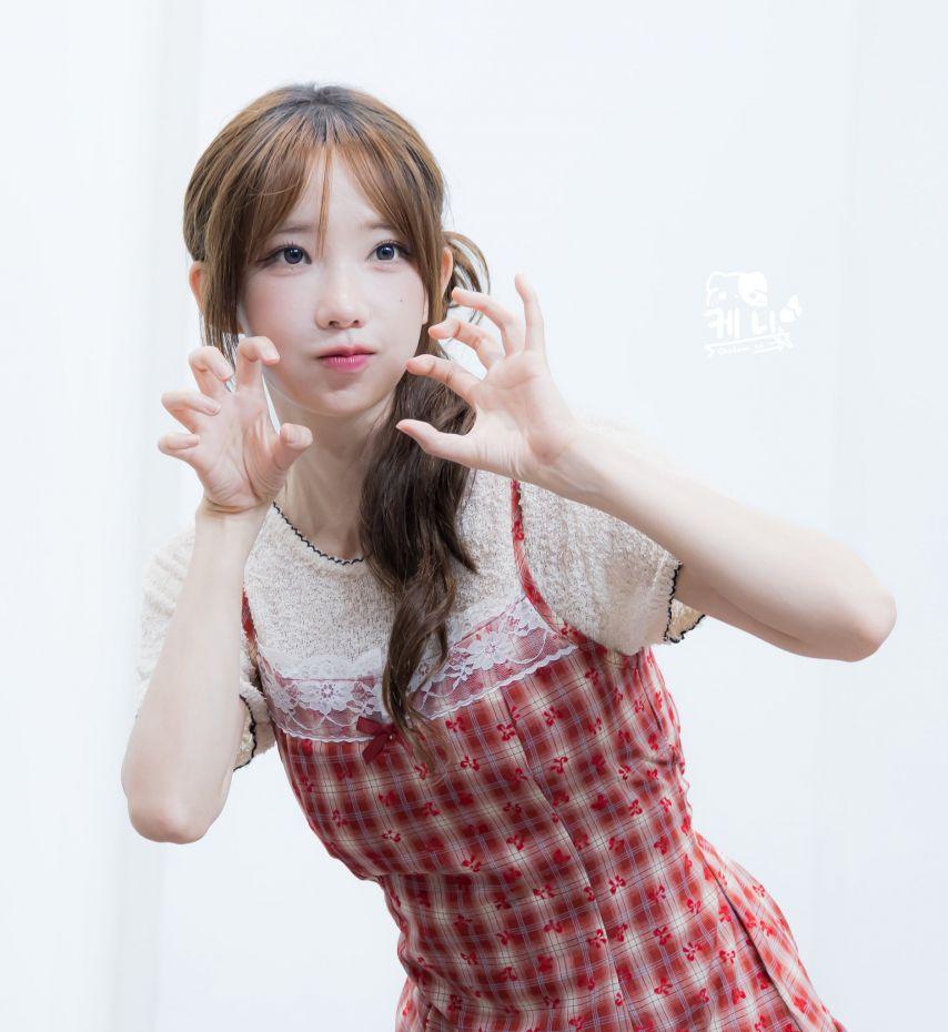 [QWER] 마젠타1