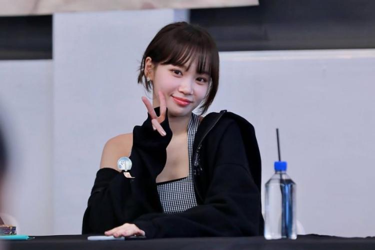 LE SSERAFIM (르세라핌) 김채원0