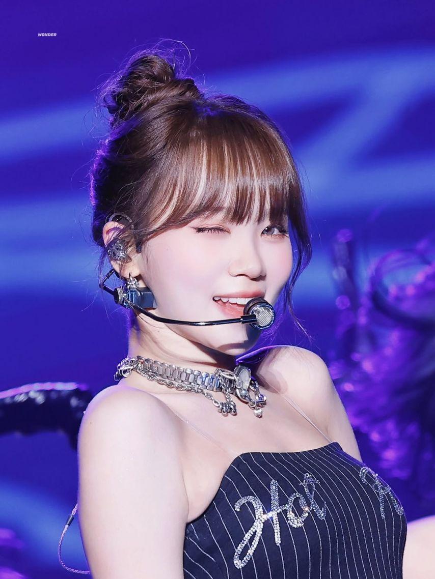 LE SSERAFIM (르세라핌) 김채원0