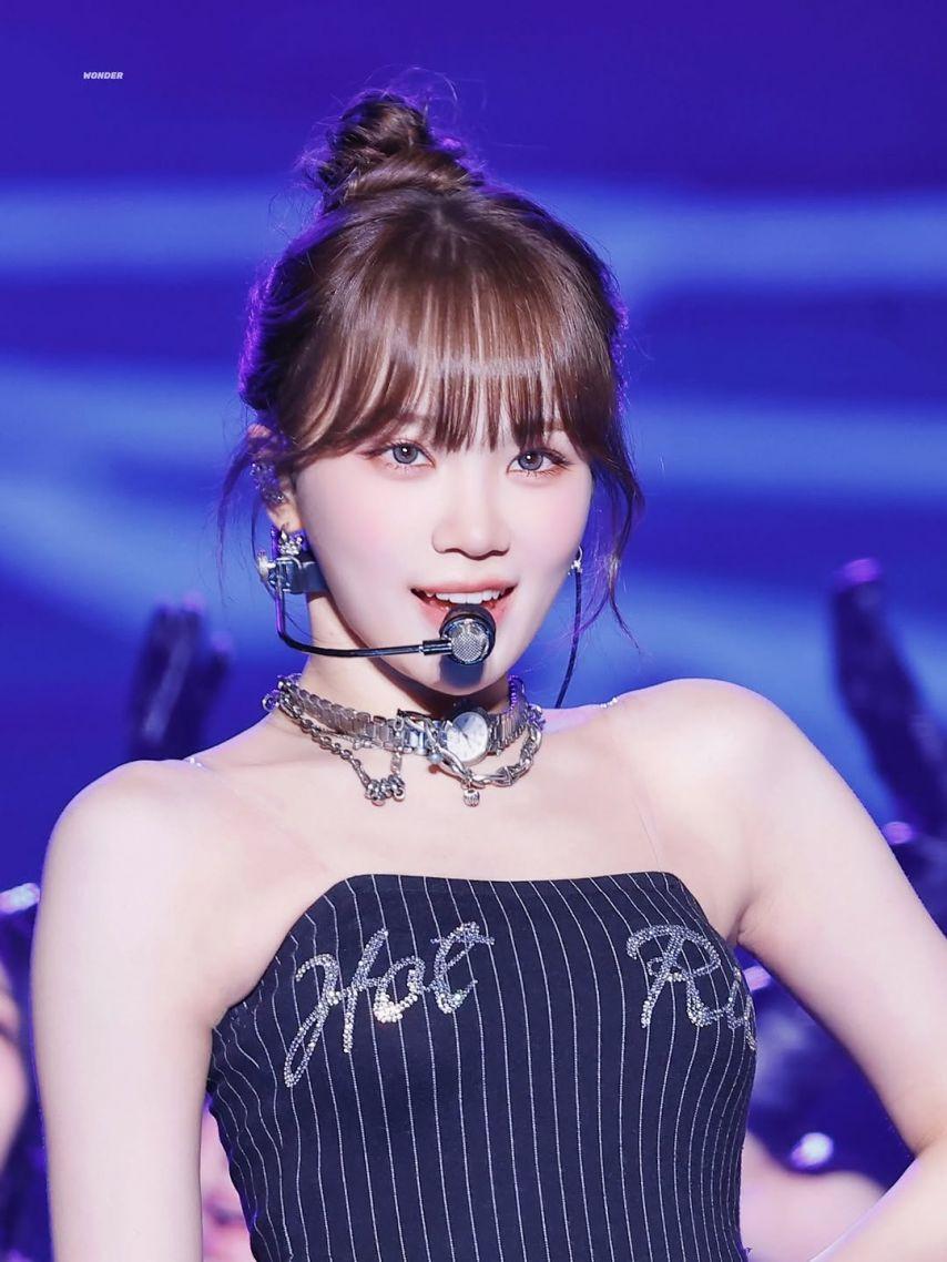 LE SSERAFIM (르세라핌) 김채원2