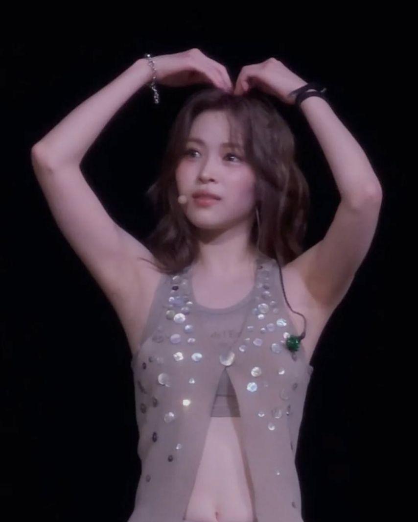 ITZY (있지) 류진8