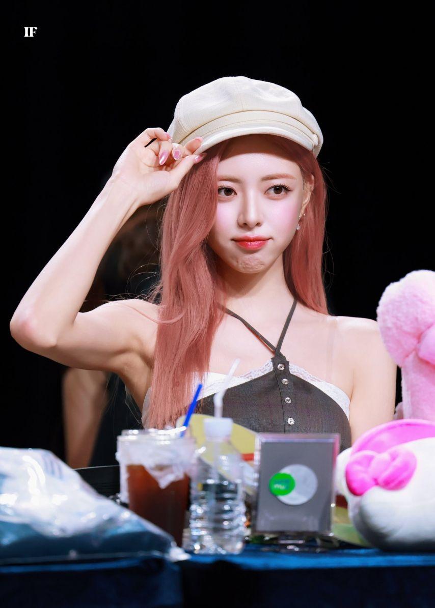 ITZY 유나4