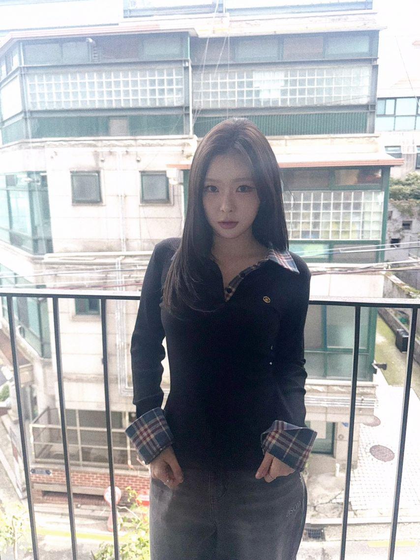 아이칠린 재키, 지윤1