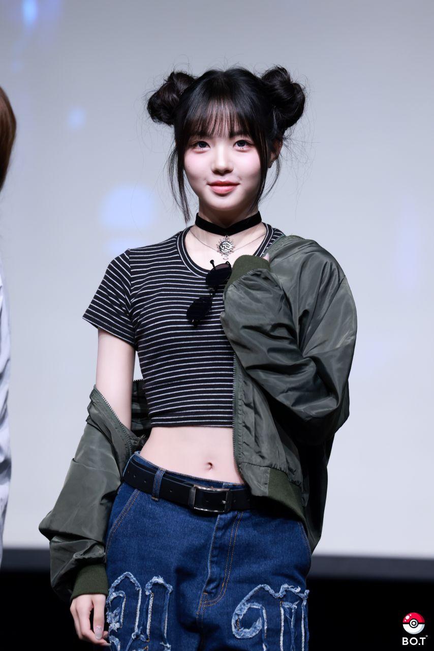 트리플에스 김채원4