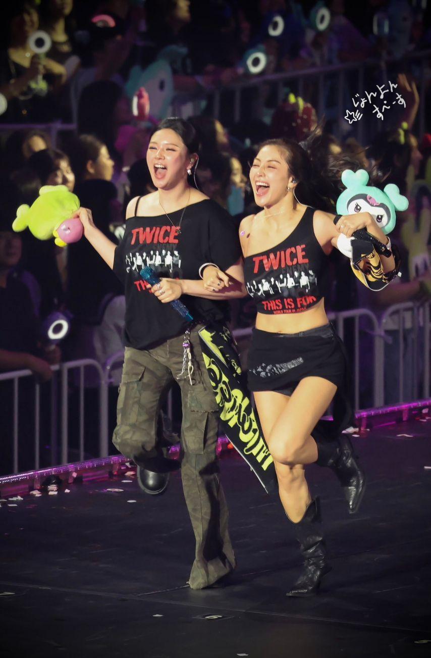 트와이스 모모 지효 정연4