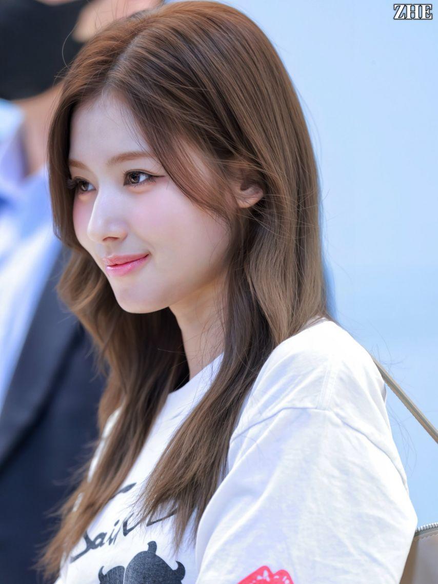 사나/ 쯔위 TWICE트와이스 2509180