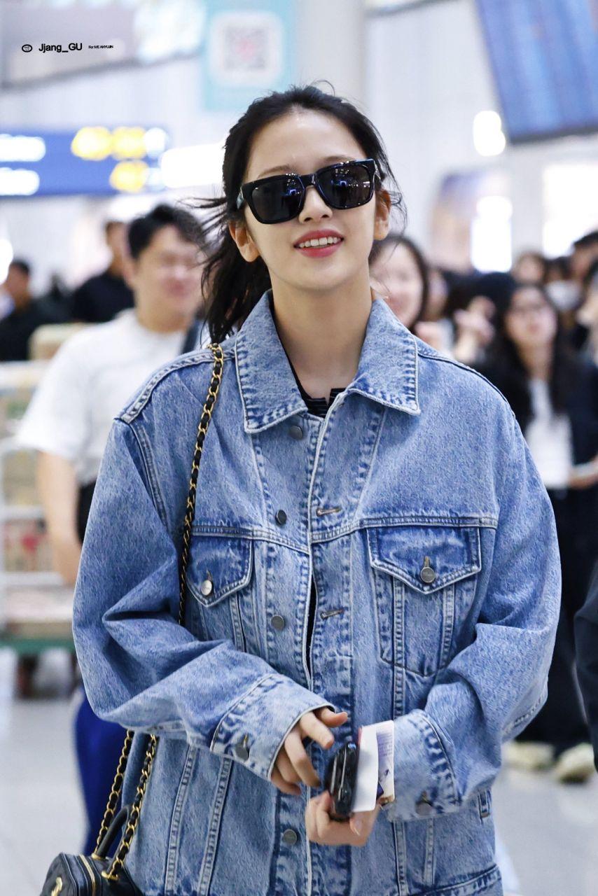 오늘 출국하는 안유진 장원영 (아이브)1