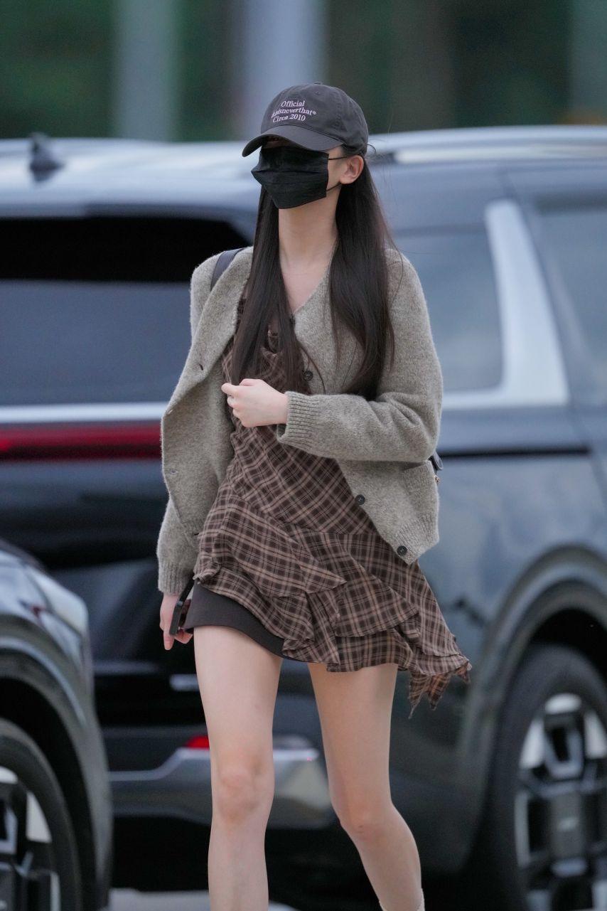 오늘 출국하는 안유진 장원영 (아이브)6