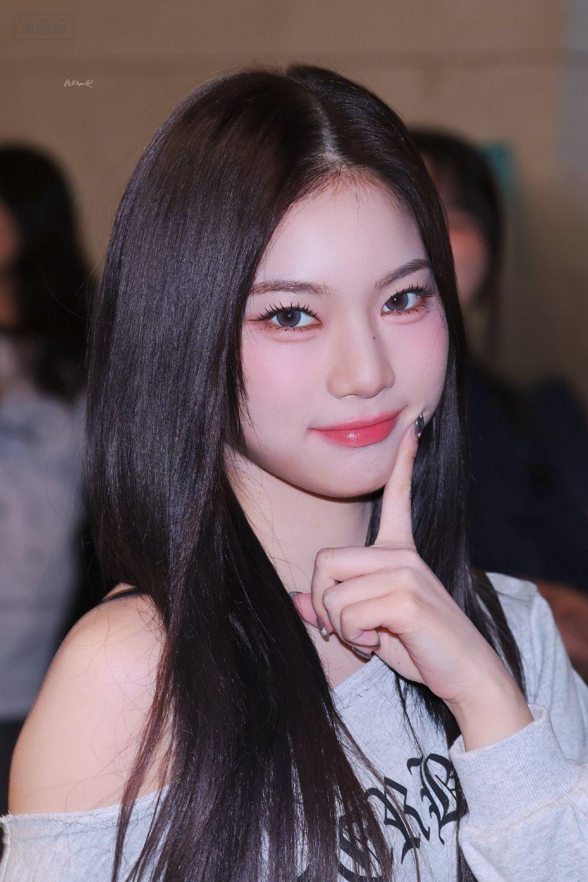 오늘 출국 아이사 (스테이씨)3