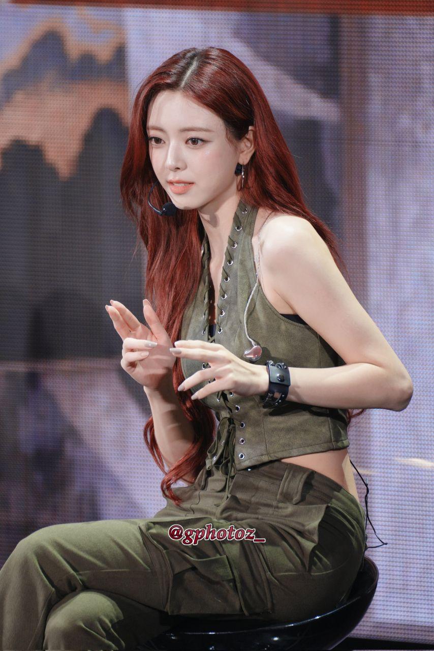 ITZY 유나4