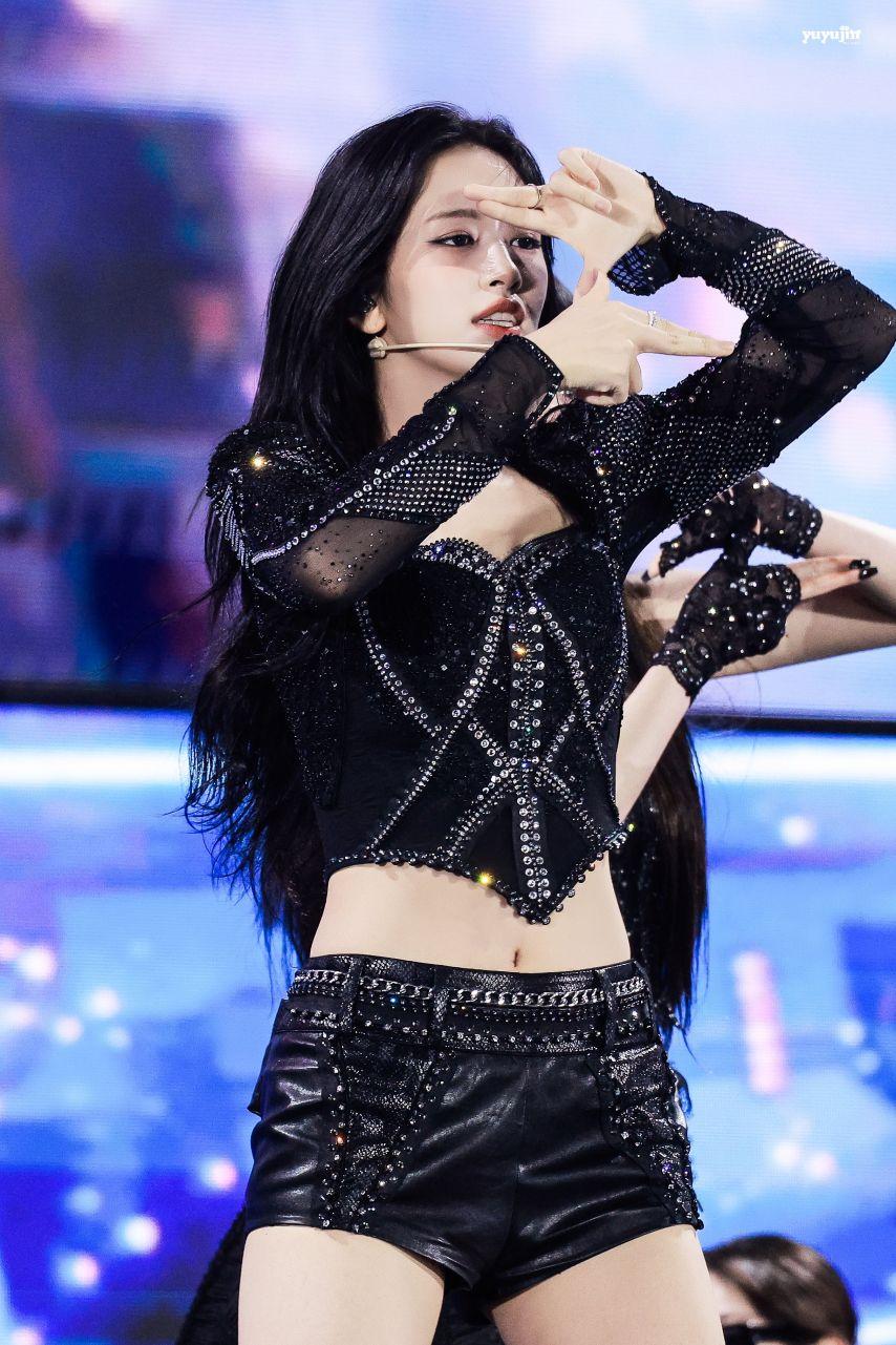 아이브 안유진2