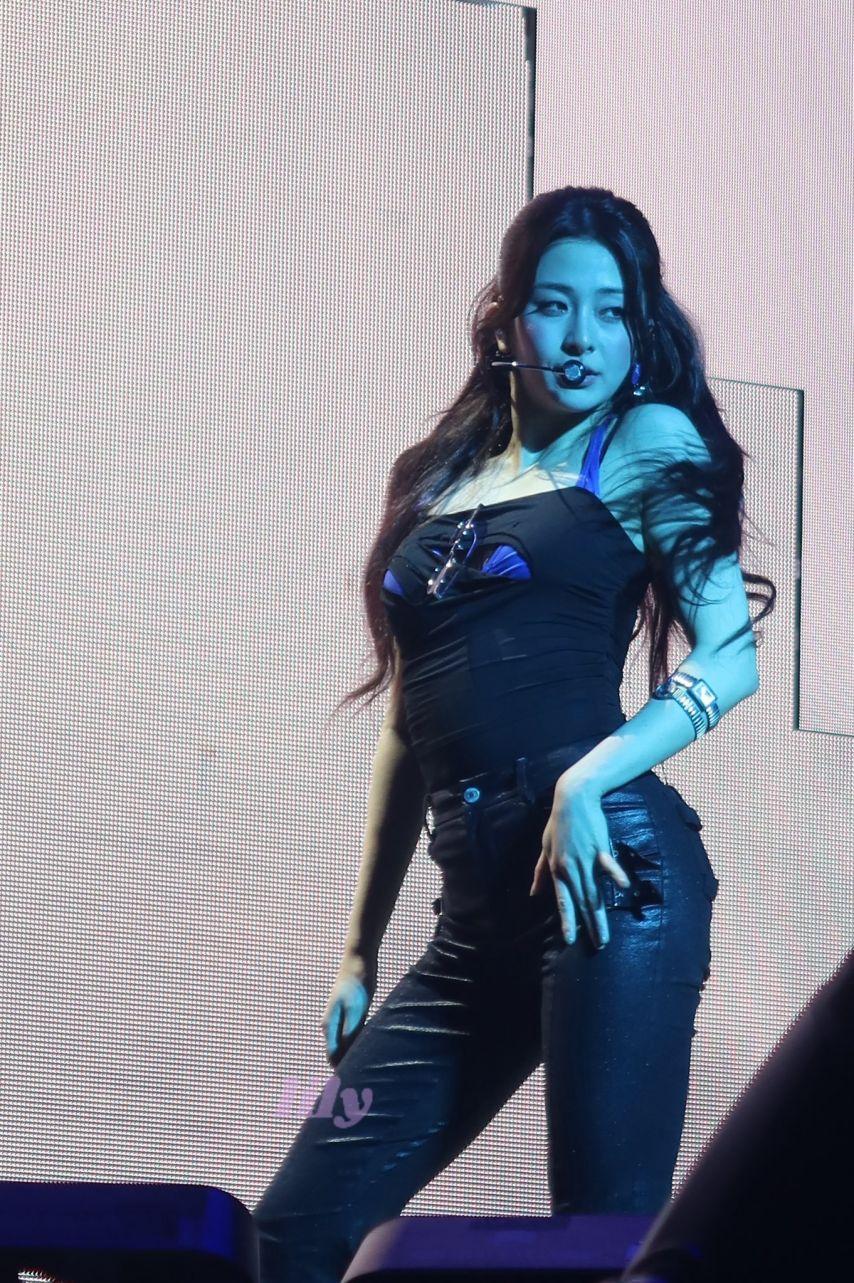 르세라핌 허윤진2