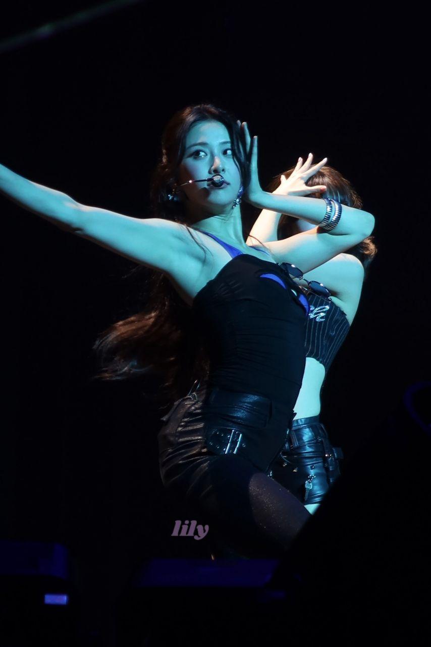 르세라핌 허윤진3